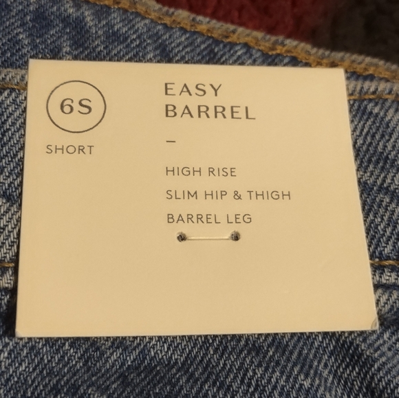 Universal Thread Goods Co 6 Short High Rise Easy Barrel Leg Slim Hip & Thigh NWT - Picture 4 of 16